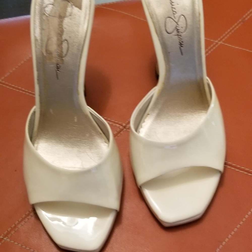 Women's shoes